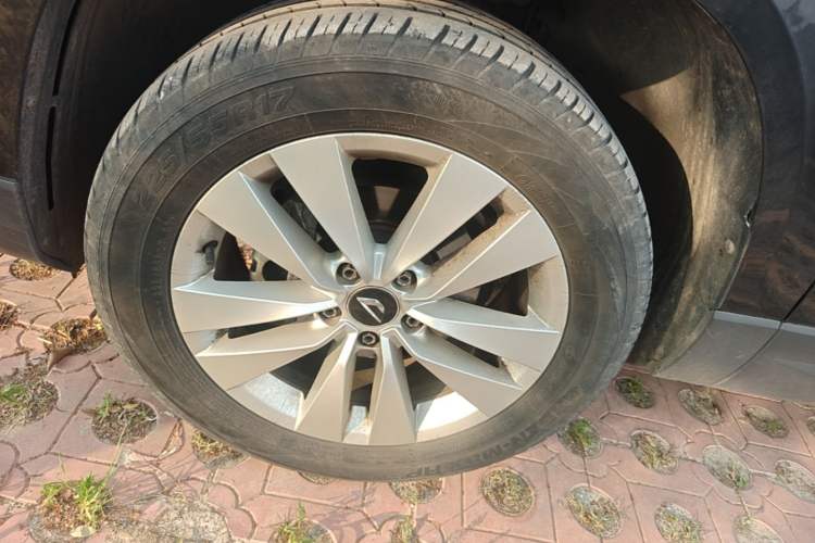 Used Jetta VS5 2021 280TSI Automatic Trend Edition Left Front Wheel Hub