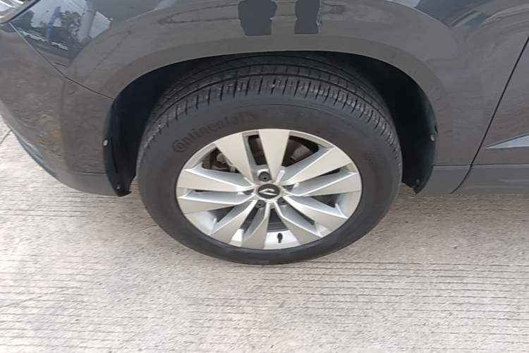 Used Jetta VS5 2021 280TSI Automatic Trend Edition Left Front Wheel Hub
