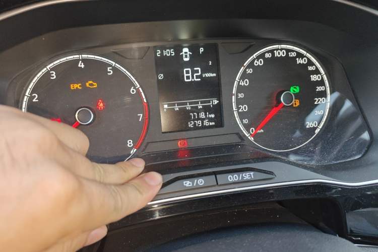 Used Jetta VS5 2021 280TSI Automatic Trend Edition Odometer Close Up
