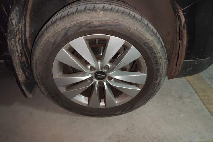 Used Jetta VS5 2021 280TSI Automatic Trend Edition Right Front Wheel Hub