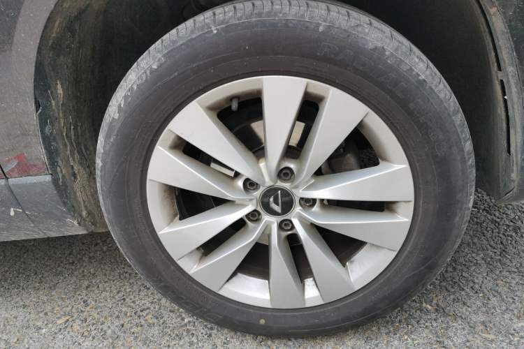 Used Jetta VS5 2021 280TSI Automatic Trend Edition Right Front Wheel Hub
