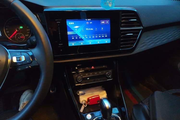 Used Jetta VS5 2021 280TSI Automatic Glory Edition Audio And AC Panel