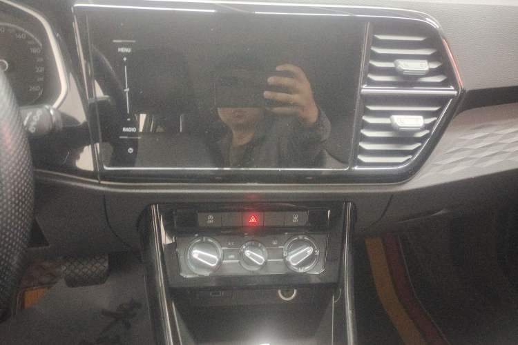 Used Jetta VS5 2021 280TSI Automatic Trend Edition Audio And AC Panel