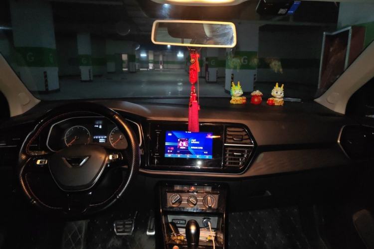 Used Jetta VS5 2021 280TSI Automatic Enjoyment Model Center Console