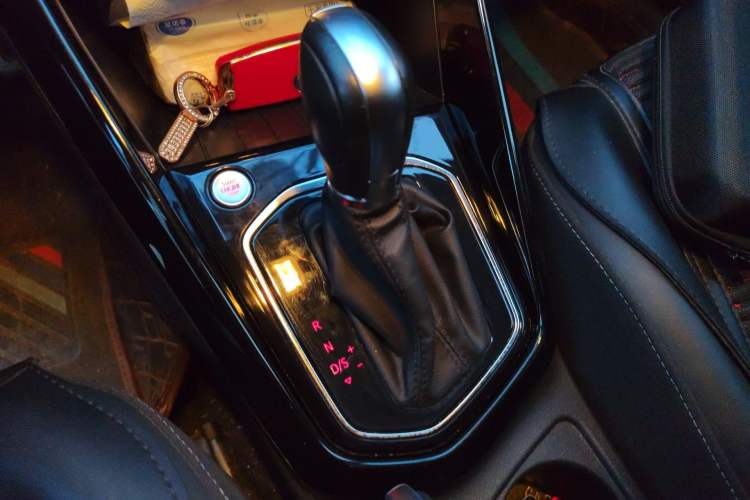 Used Jetta VS5 2021 280TSI Automatic Glory Edition Gear Lever