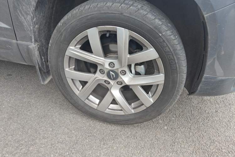 Used Jetta VS5 2021 280TSI Automatic Enjoyment Model Right Front Wheel Hub