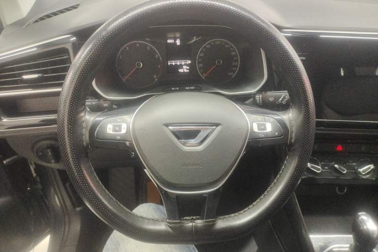 Used Jetta VS5 2021 280TSI Automatic Trend Edition Steering Wheel