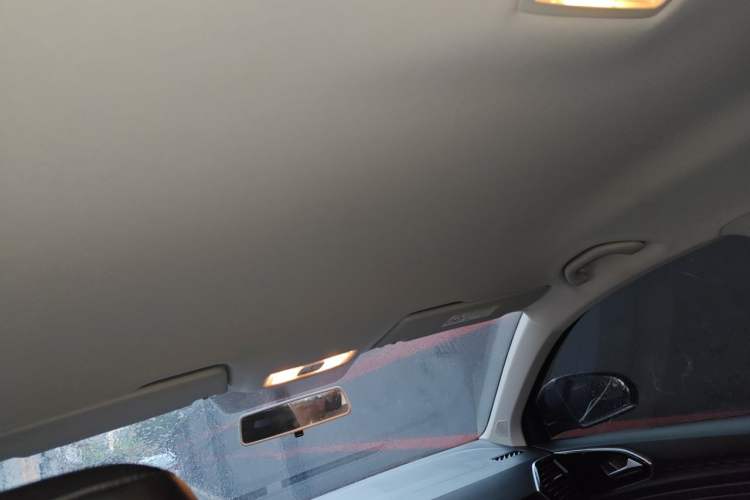 Used Jetta VS5 2021 280TSI Automatic Trend Edition Headliner