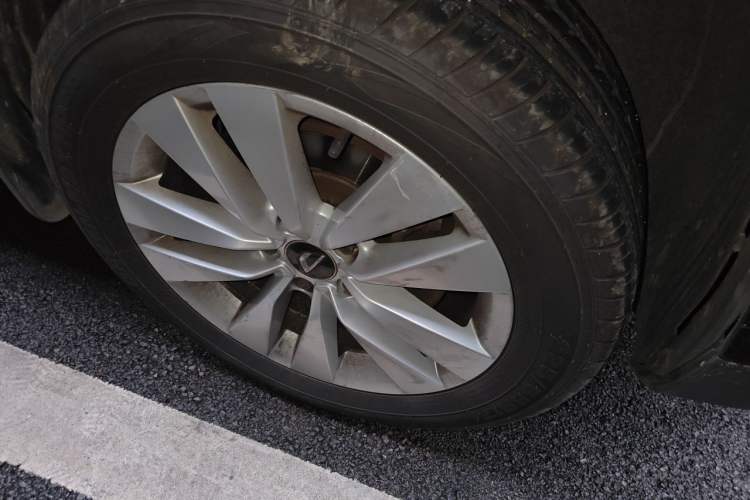 Used Jetta VS5 2021 280TSI Automatic Trend Edition Right Front Wheel Hub