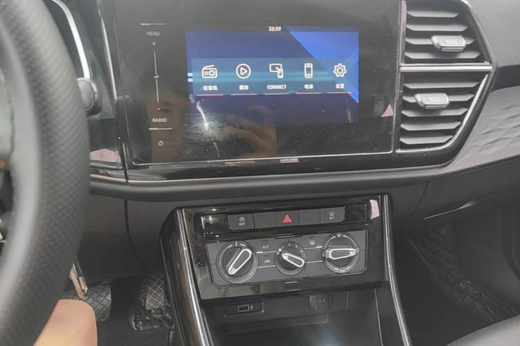 Used Jetta VS5 2021 280TSI Automatic Trend Edition Audio And AC Panel
