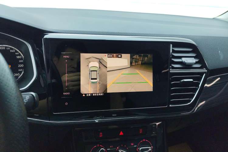 Used Jetta VS5 2021 280TSI Automatic Trend Edition Audio And AC Panel