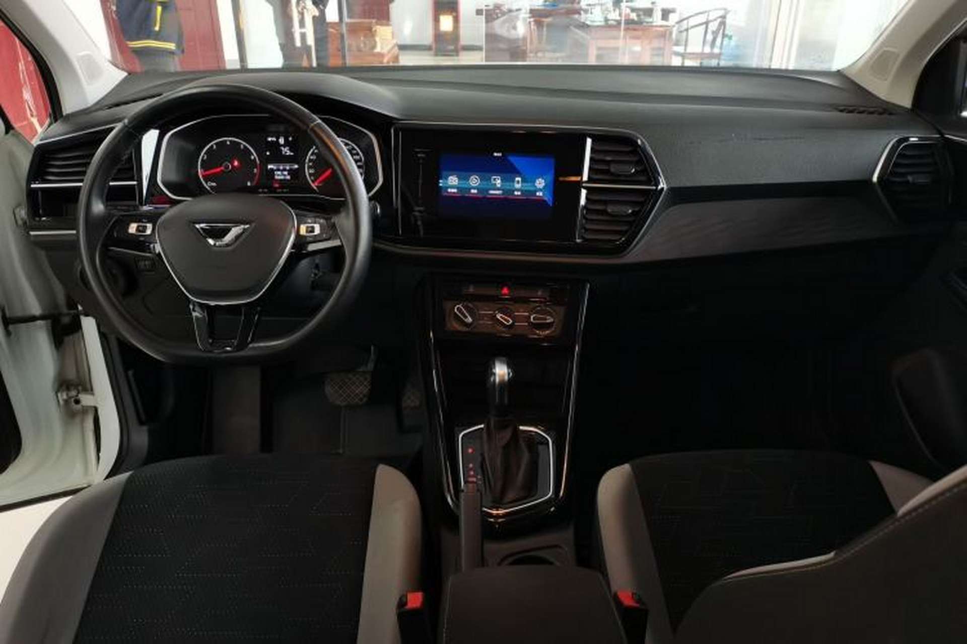 Used Jetta VS5 2021 280TSI Automatic Trend Edition Center Console