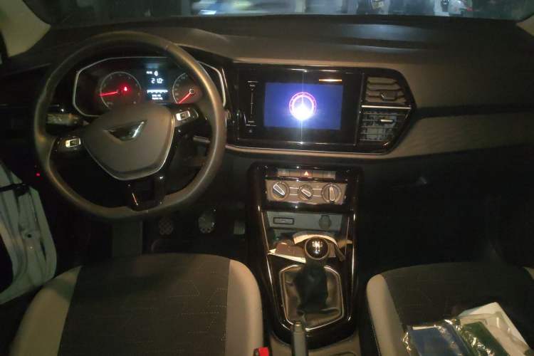 Used Jetta VS5 2021 280TSI Manual Entry-Level Trim Center Console