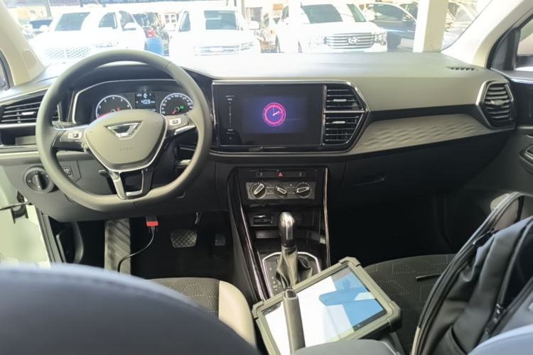 Used Jetta VS5 2021 280TSI Automatic Trend Edition Center Console