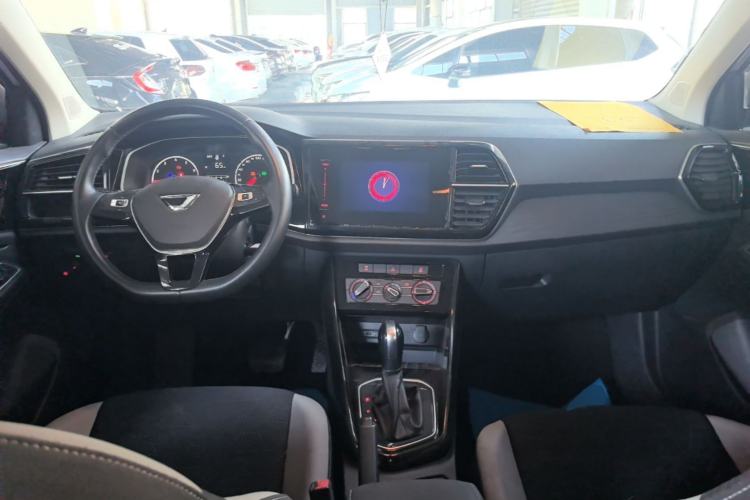 Used Jetta VS5 2021 280TSI Automatic Trend Edition Center Console