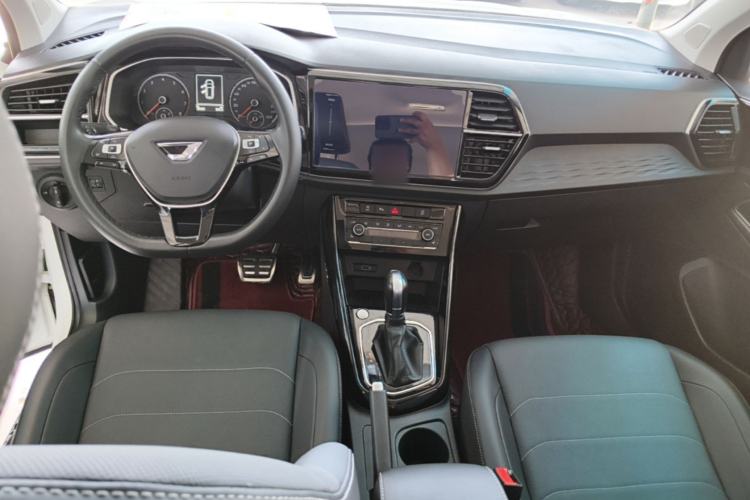 Used Jetta VS5 2021 280TSI Automatic Glory Edition Center Console