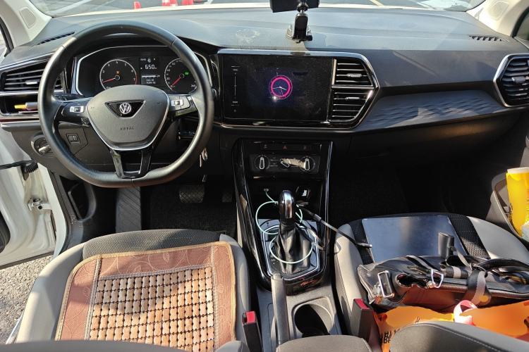 Used Jetta VS5 2021 280TSI Automatic Trend Edition Center Console