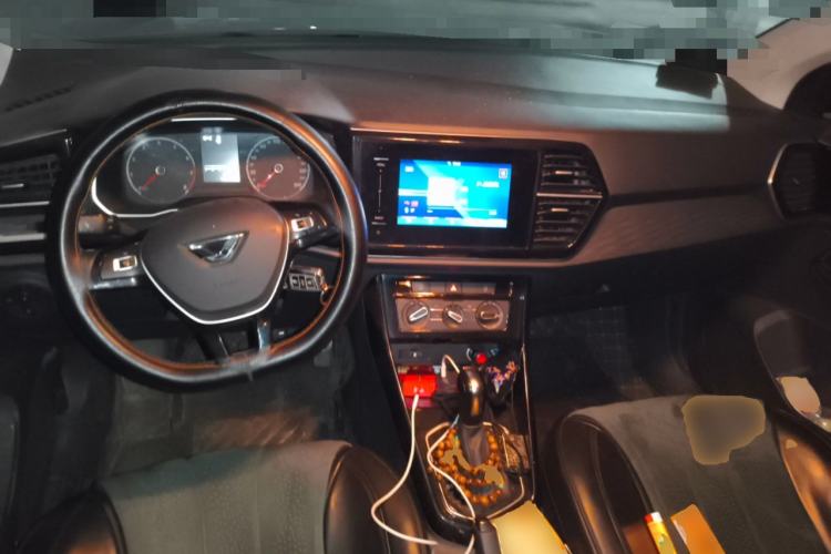 Used Jetta VS5 2021 280TSI Automatic Trend Edition Center Console