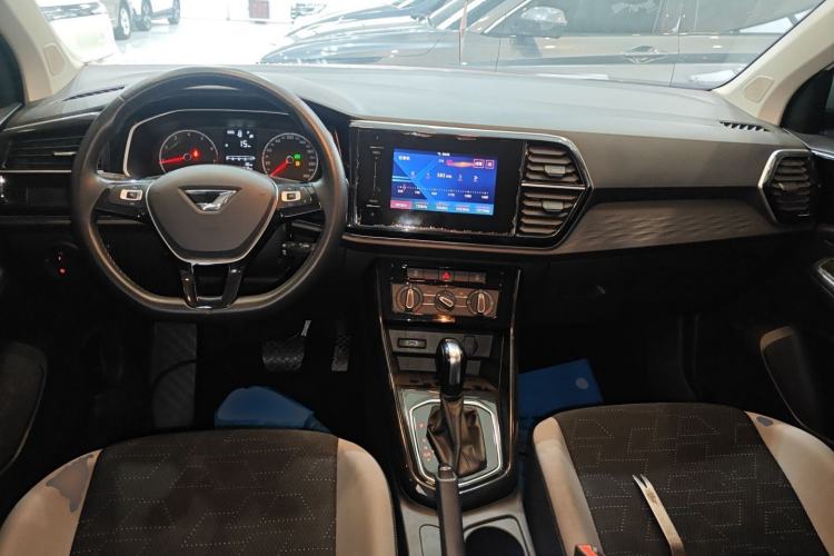 Used Jetta VS5 2021 280TSI Automatic Trend Edition Center Console