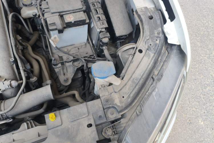 Used Jetta VS5 2021 30th Anniversary Edition Automatic Enjoyment Model Engine Bay Left