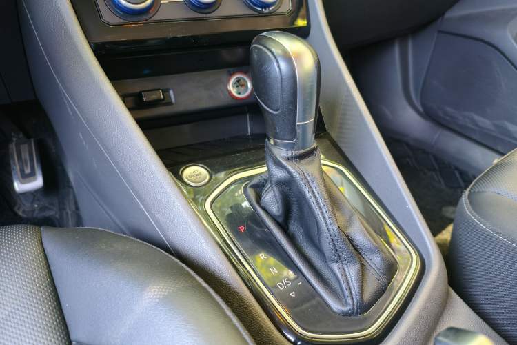 Used Jetta VS5 2021 280TSI Automatic Enjoyment Model Gear Lever