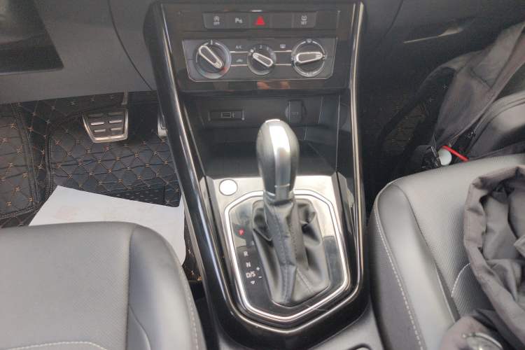 Used Jetta VS5 2021 280TSI Automatic Enjoyment Model Gear Lever