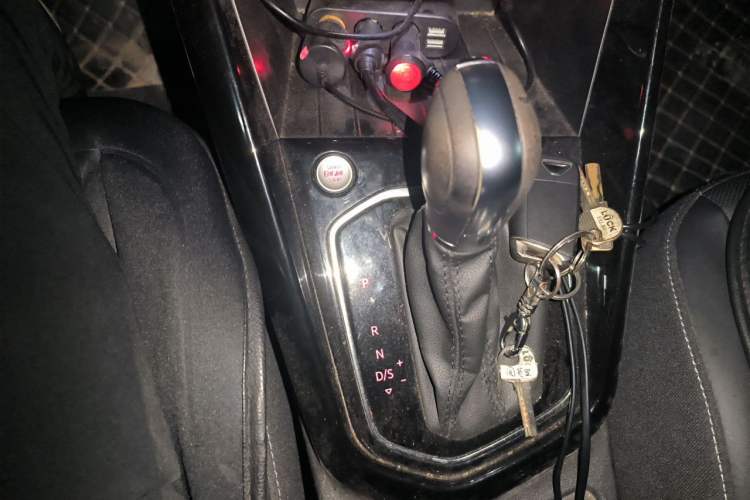 Used Jetta VS5 2021 280TSI Automatic Trend Edition Gear Lever