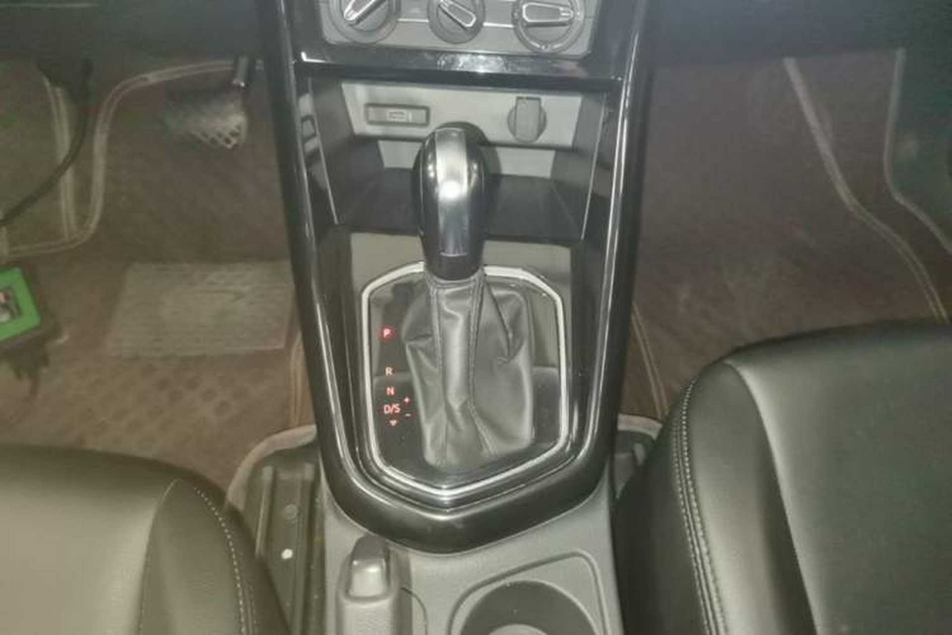 Used Jetta VS5 2021 280TSI Automatic Trend Edition Gear Lever