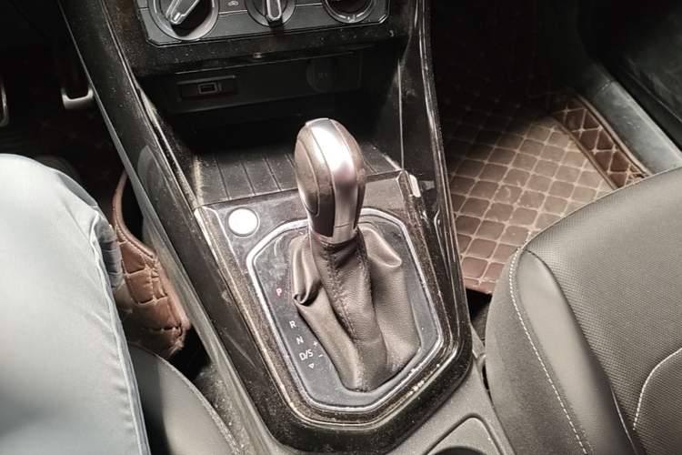 Used Jetta VS5 2021 280TSI Automatic Enjoyment Model Gear Lever