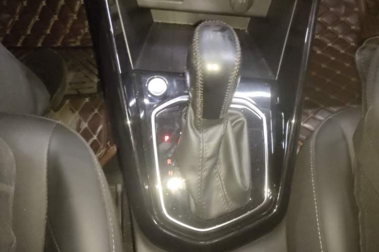 Used Jetta VS5 2021 280TSI Automatic Enjoyment Model Gear Lever