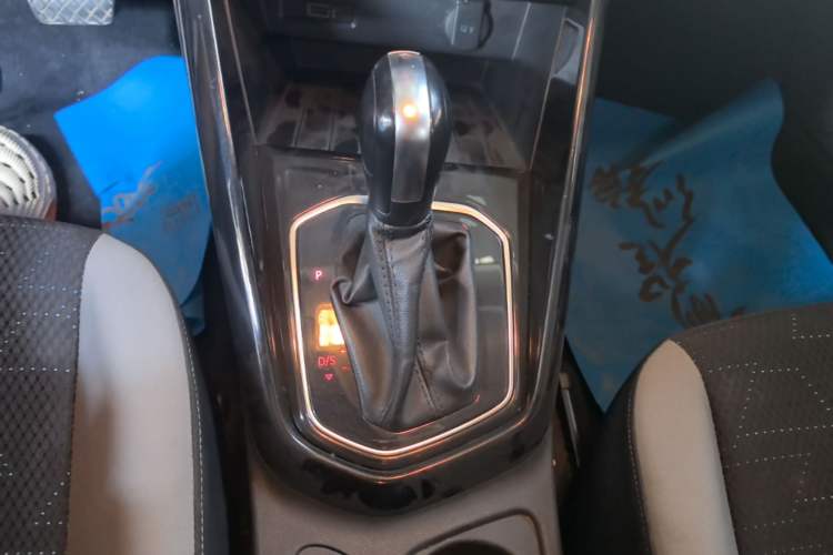 Used Jetta VS5 2021 280TSI Automatic Trend Edition Gear Lever