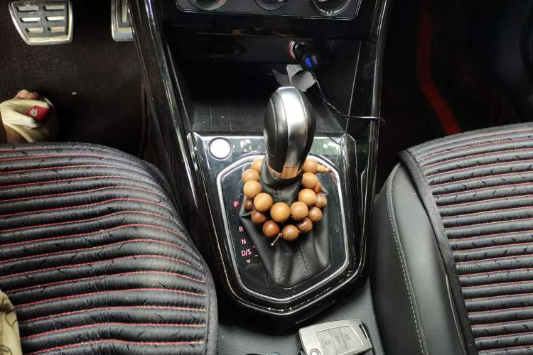 Used Jetta VS5 2021 280TSI Automatic Enjoyment Model Gear Lever