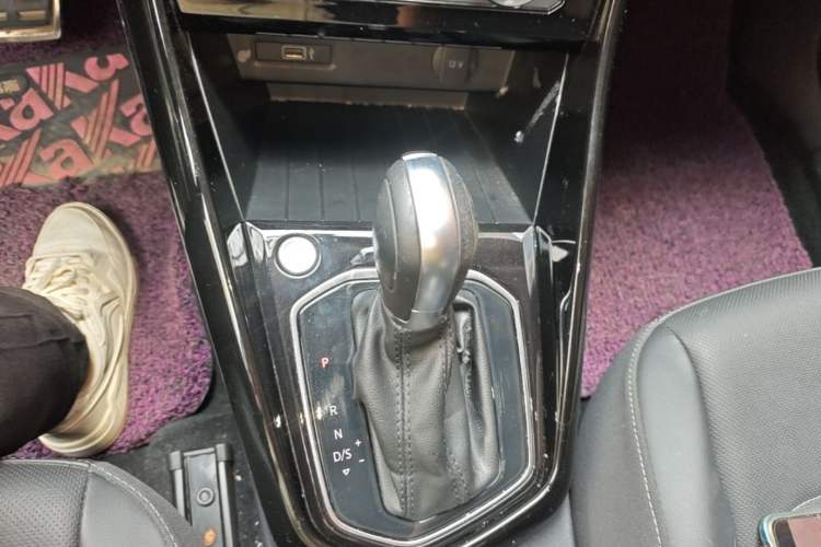 Used Jetta VS5 2021 280TSI Automatic Enjoyment Model Gear Lever