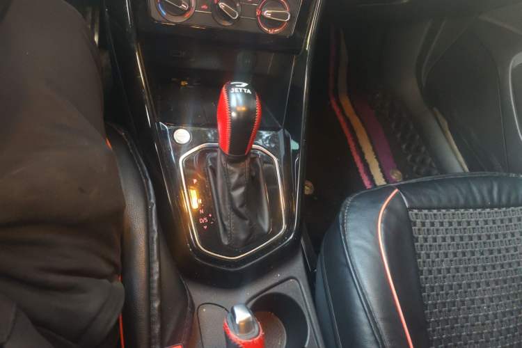 Used Jetta VS5 2021 280TSI Automatic Enjoyment Model Gear Lever