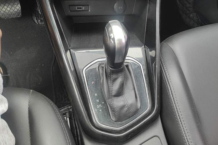 Used Jetta VS5 2021 280TSI Automatic Trend Edition Gear Lever