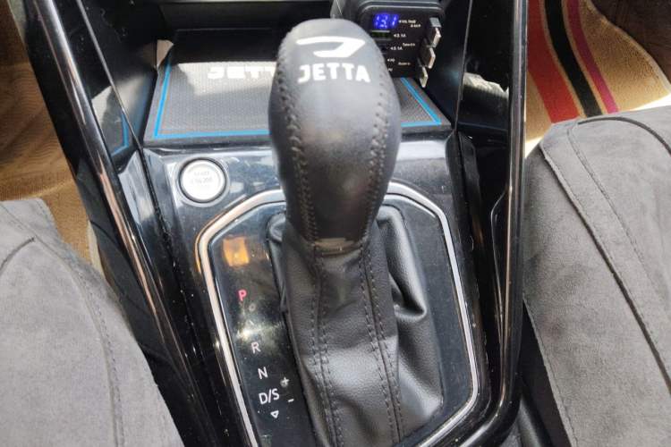 Used Jetta VS5 2021 280TSI Automatic Enjoyment Model Gear Lever