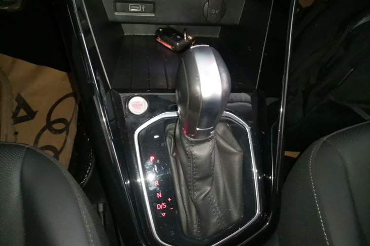 Used Jetta VS5 2021 280TSI Automatic Enjoyment Model Gear Lever
