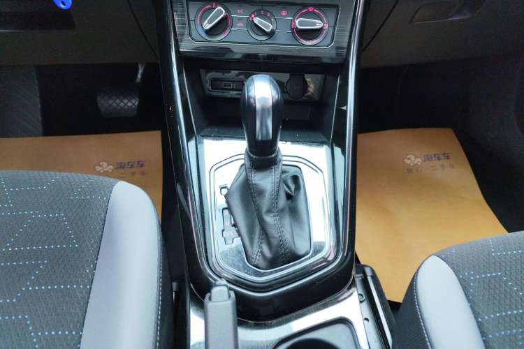Used Jetta VS5 2021 280TSI Automatic Trend Edition Gear Lever
