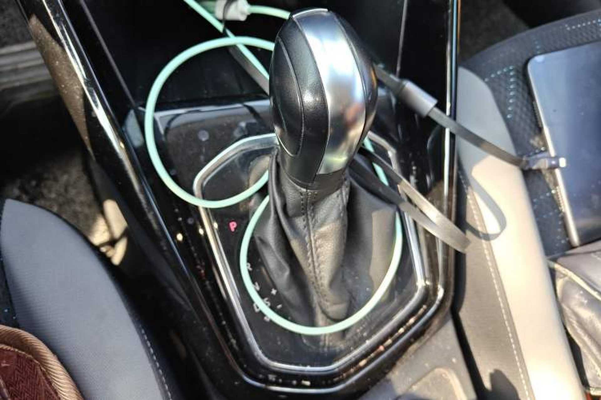 Used Jetta VS5 2021 280TSI Automatic Trend Edition Gear Lever