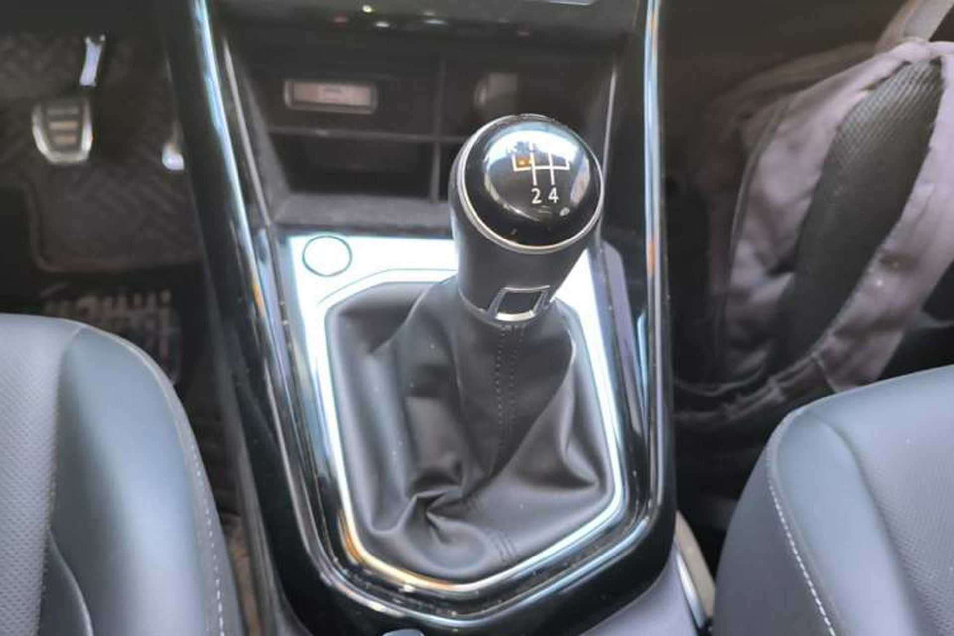 Used Jetta VS5 2021 280TSI Manual Enjoyment Model Gear Lever