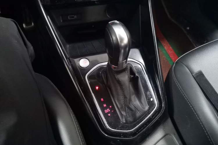 Used Jetta VS5 2021 280TSI Automatic Enjoyment Model Gear Lever