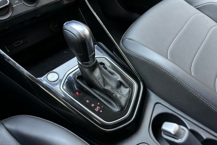 Used Jetta VS5 2021 280TSI Automatic Enjoyment Model Gear Lever