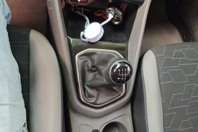 Used Jetta VS5 2021 280TSI Manual Entry-Level Trim Gear Lever