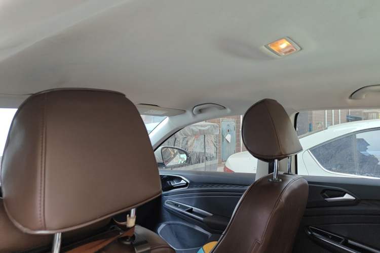 Used Jetta VS5 2021 280TSI Automatic Trend Edition Headliner
