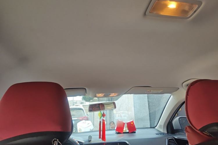 Used Jetta VS5 2021 280TSI Automatic Trend Edition Headliner