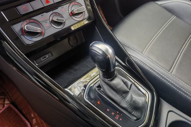Used Jetta VS5 2021 280TSI Automatic Trend Edition Interior 4