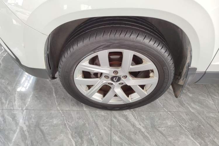 Used Jetta VS5 2021 280TSI Automatic Enjoyment Model Left Front Wheel Hub