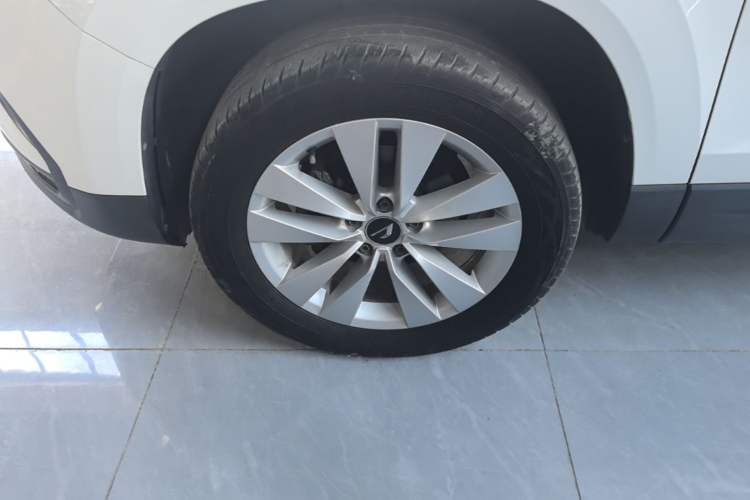 Used Jetta VS5 2021 280TSI Automatic Trend Edition Left Front Wheel Hub