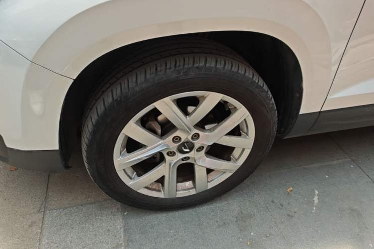 Used Jetta VS5 2021 280TSI Automatic Enjoyment Model Left Front Wheel Hub
