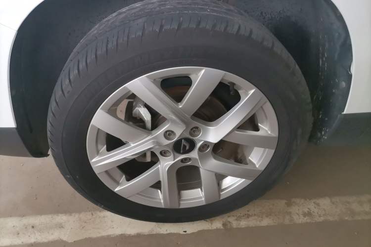 Used Jetta VS5 2021 280TSI Automatic Enjoyment Model Left Front Wheel Hub